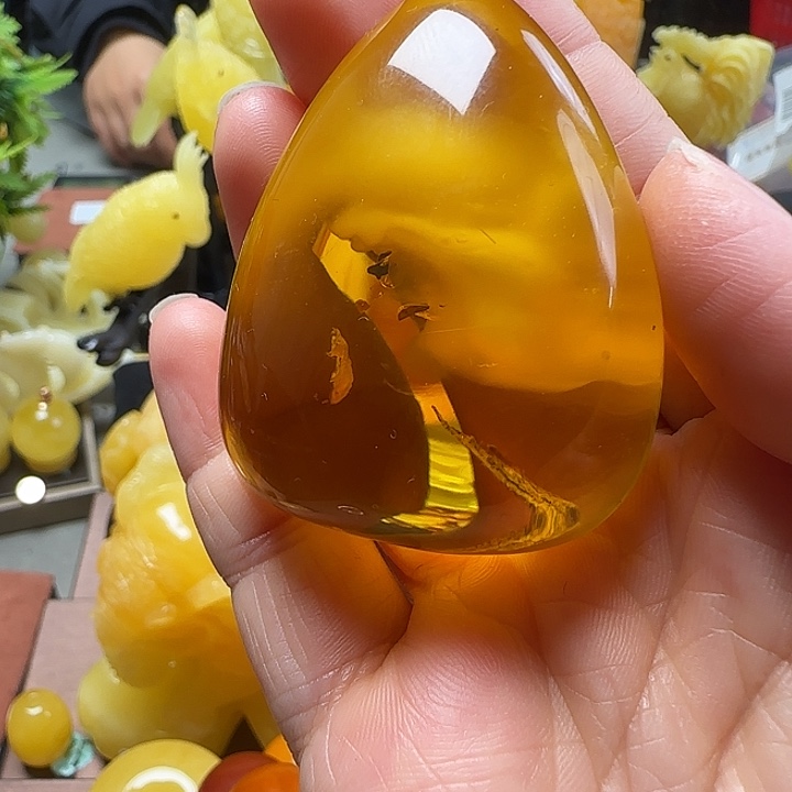琥珀珠宝奇石未镶嵌