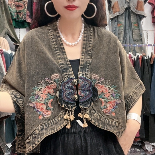 织绣招财猫牛仔斗篷