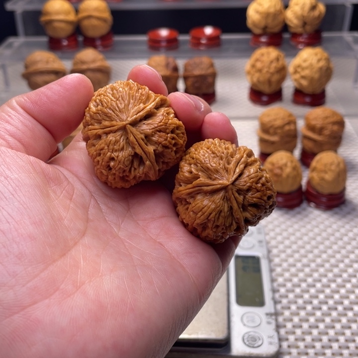 文玩核桃把件岁***人51盘龙玉凤三棱