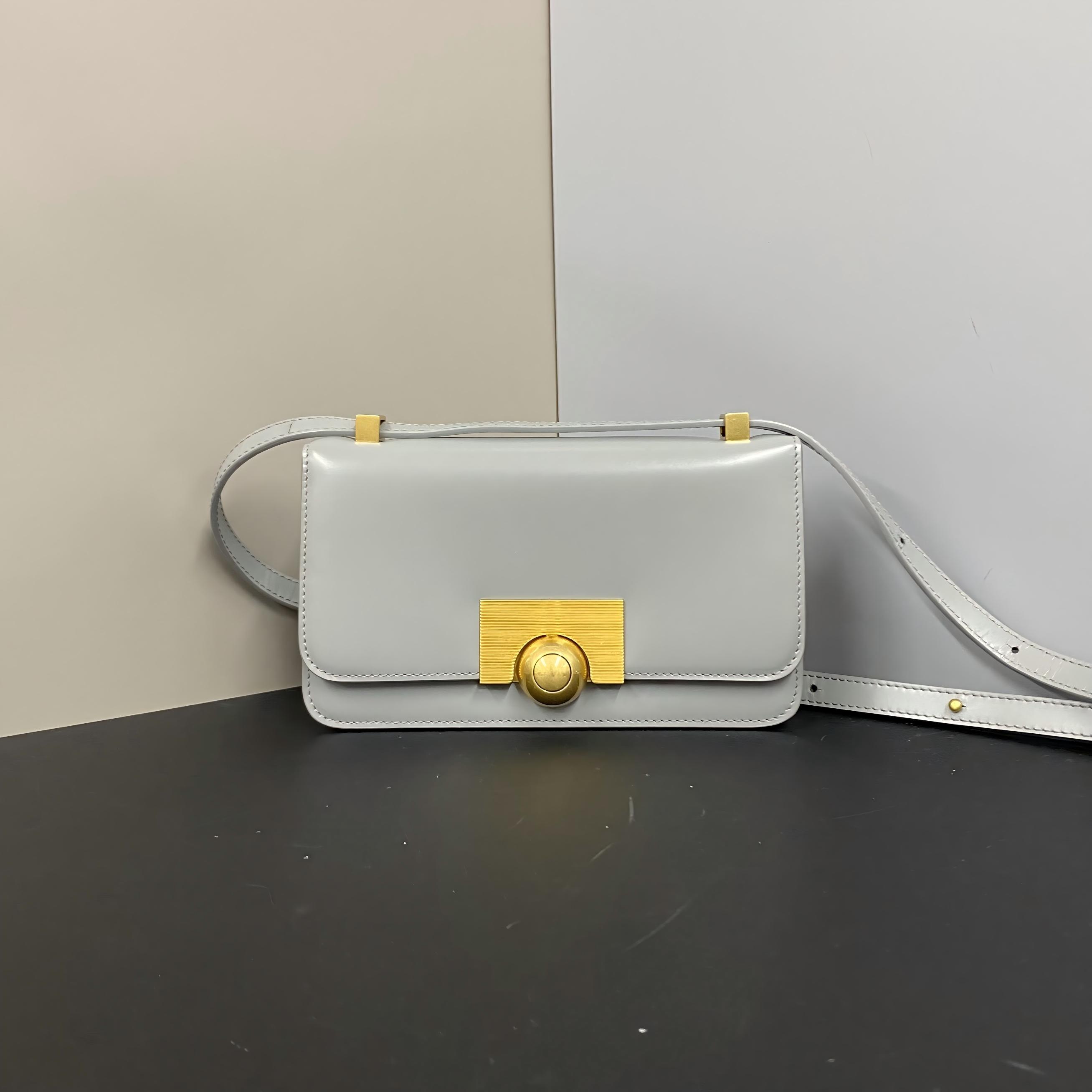 99新 BOTTEGA VENETA/葆蝶家 /夏vv1202/斜挎包/17921915