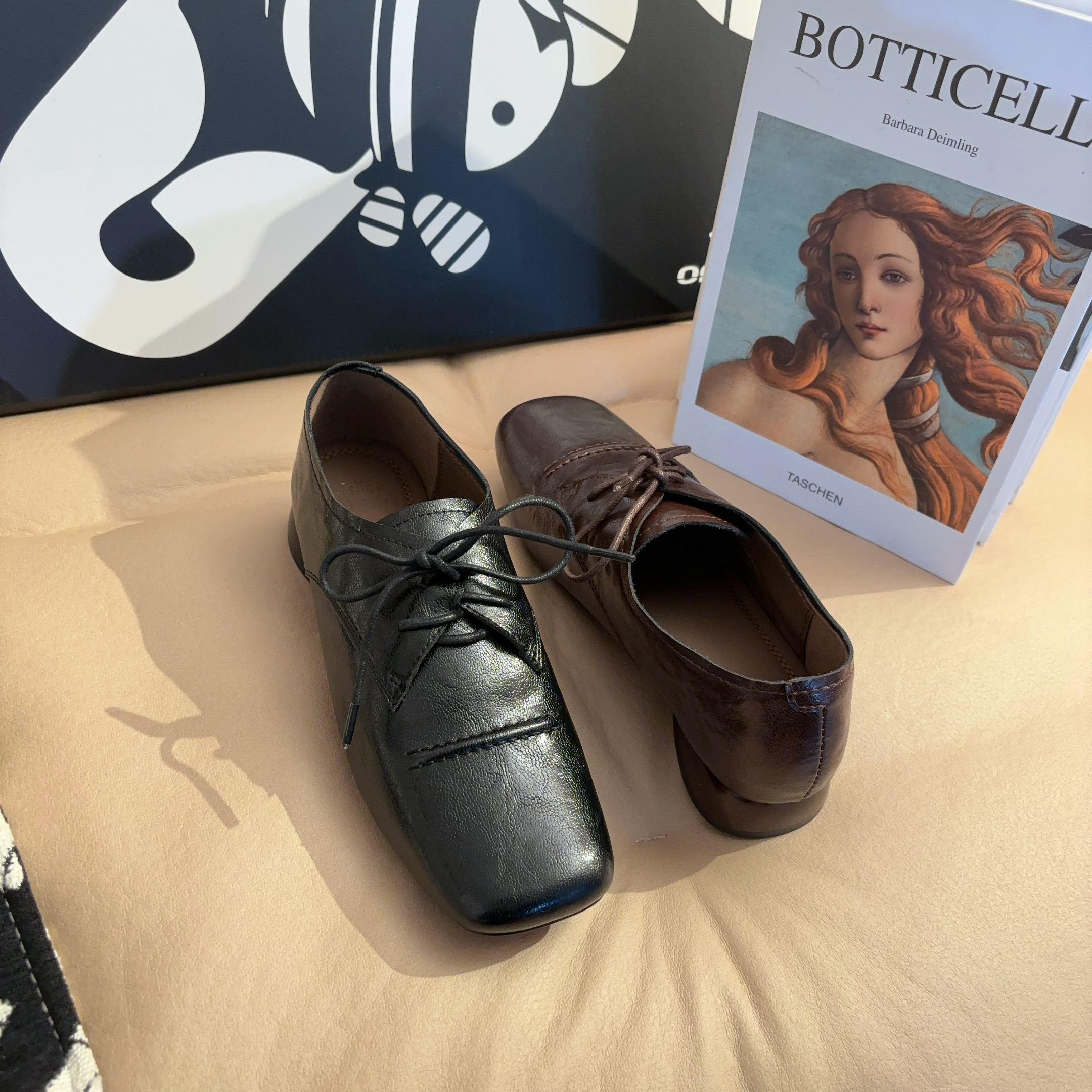 复古英伦风小皮鞋女春秋2024年新款文艺复古系带粗跟低跟深口单鞋