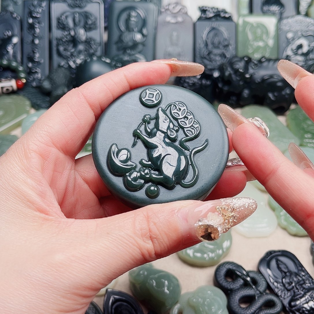 和田玉未镶嵌颈饰