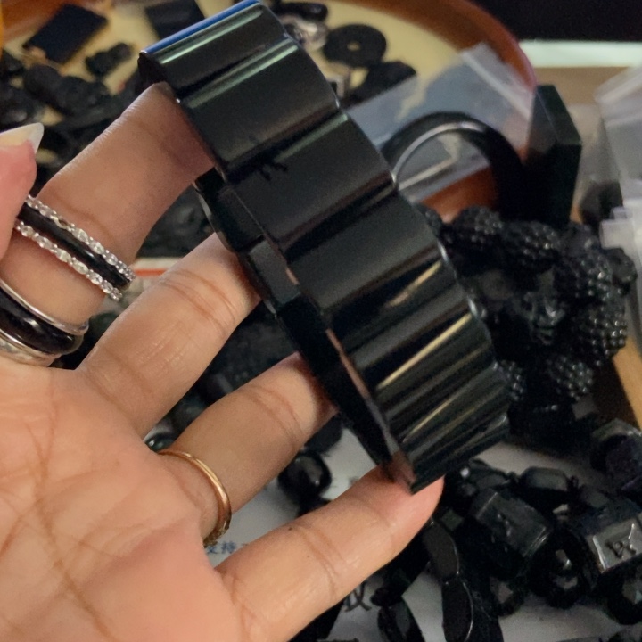 初***阳翡翠未镶嵌手链墨翠