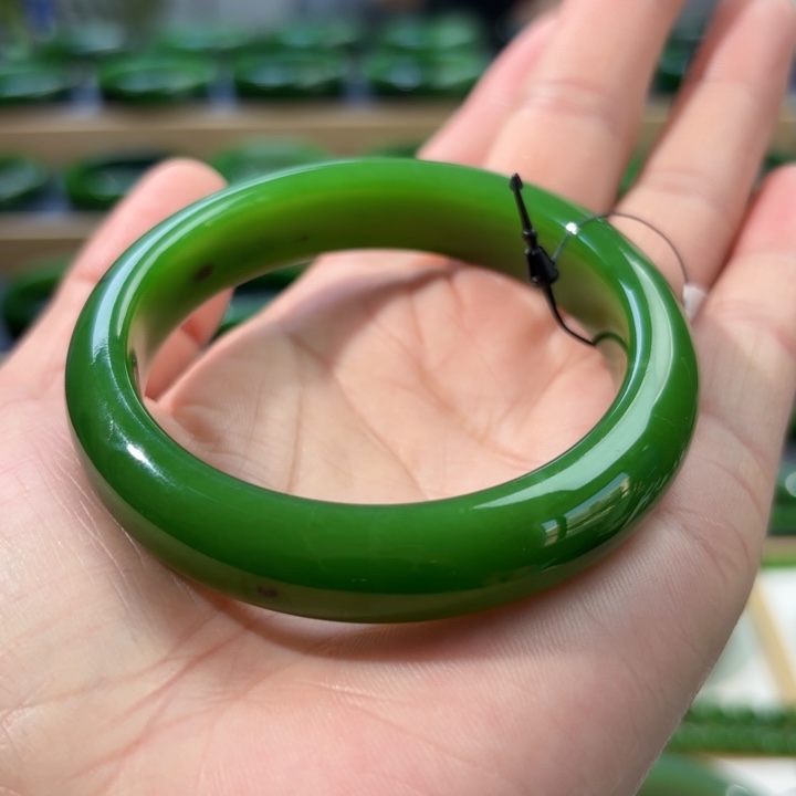 未镶嵌手镯和田玉（碧玉）