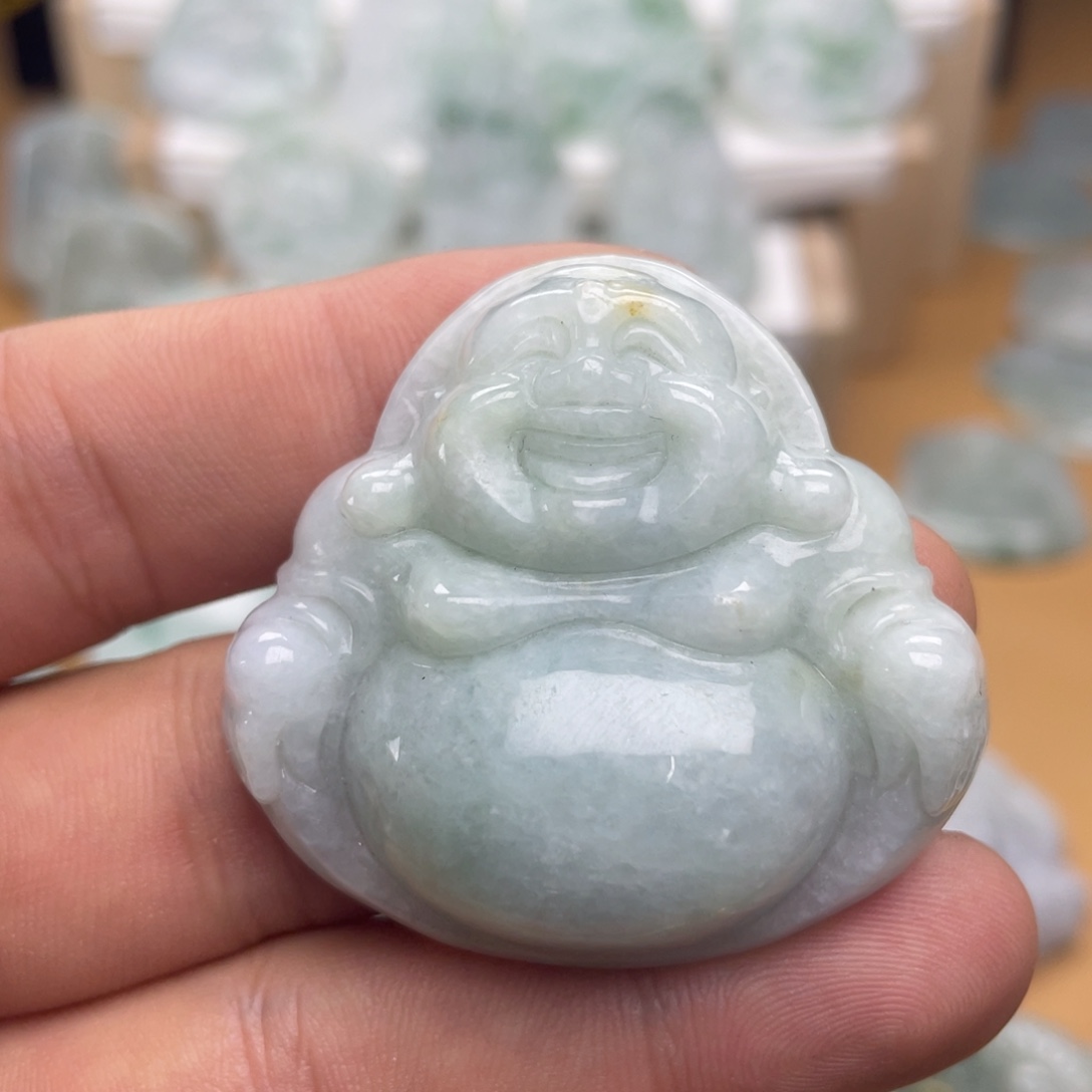 翡翠未镶嵌颈饰佛公