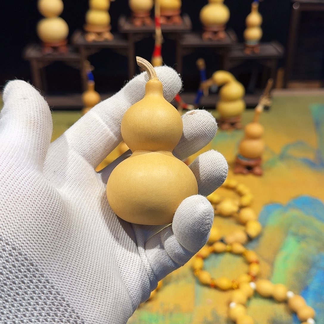 E***.手把八宝葫芦一把抓