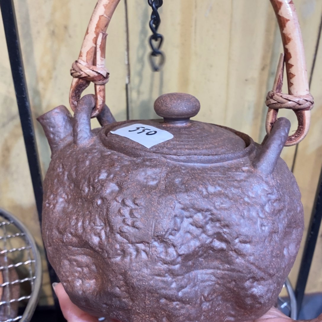 瓷片在家住一只狗狗和小老鼠一样