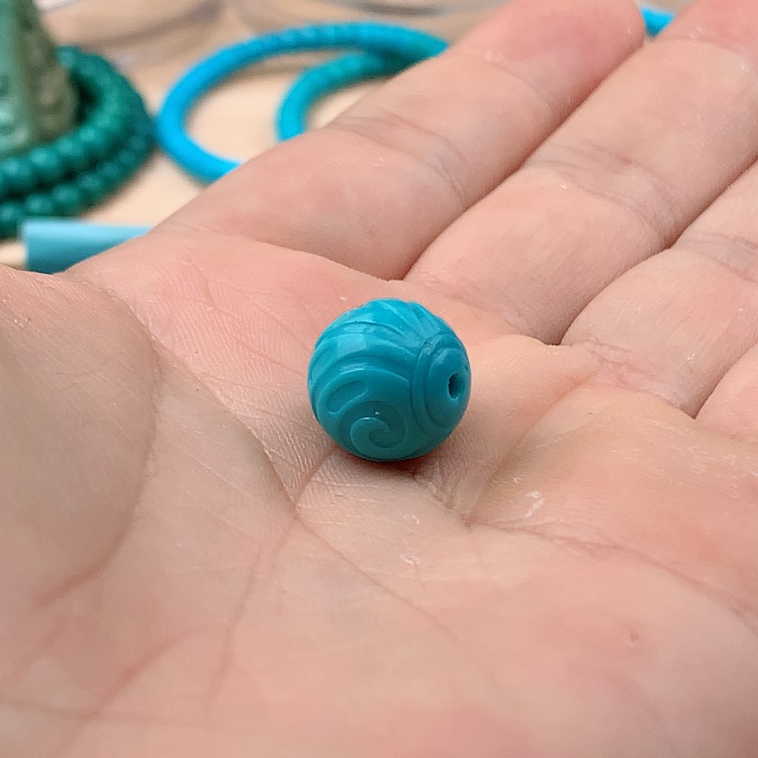 绿松石颈饰未镶嵌