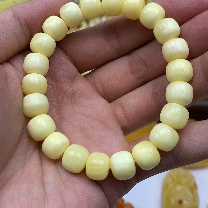 蜜蜡未镶嵌珠宝奇石