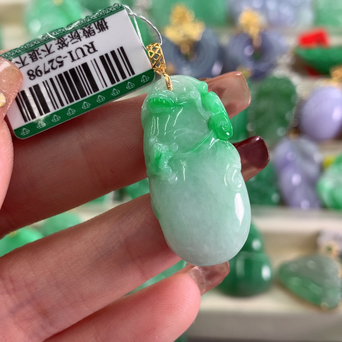 翡翠吊坠(不含链)18K金镶嵌