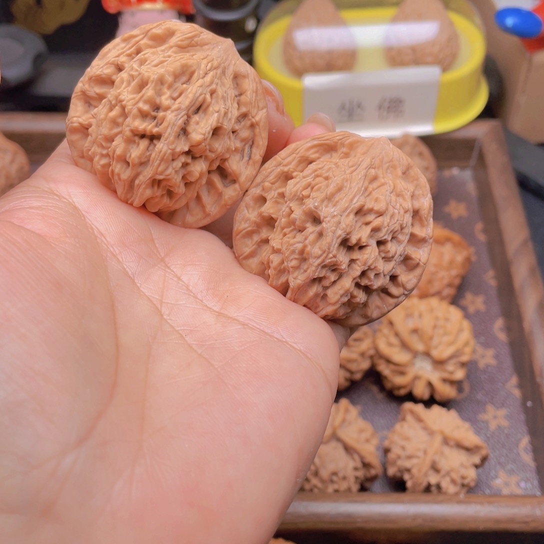 文玩核桃吊坠虎头43