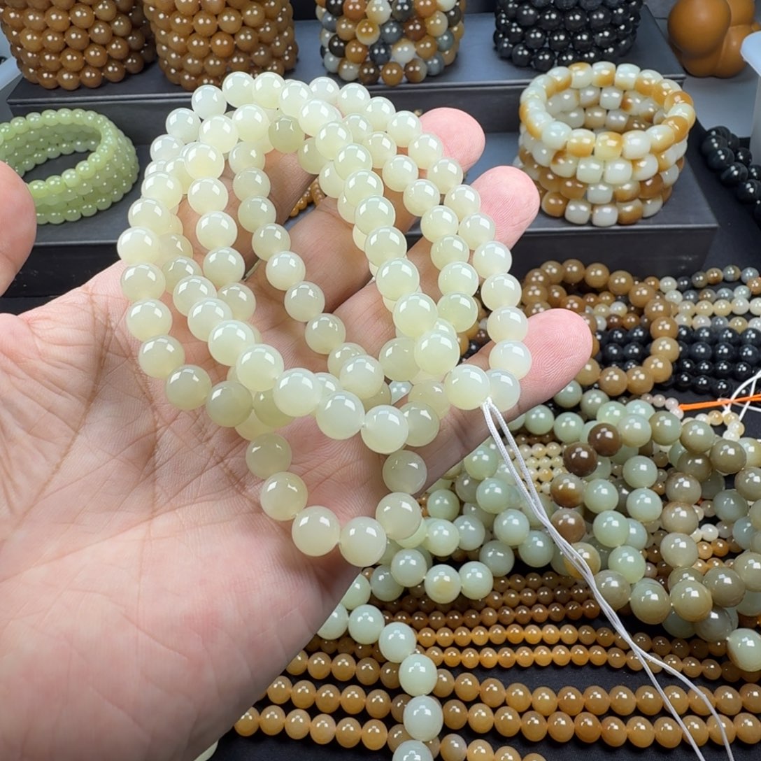 佳***和田玉未镶嵌手链