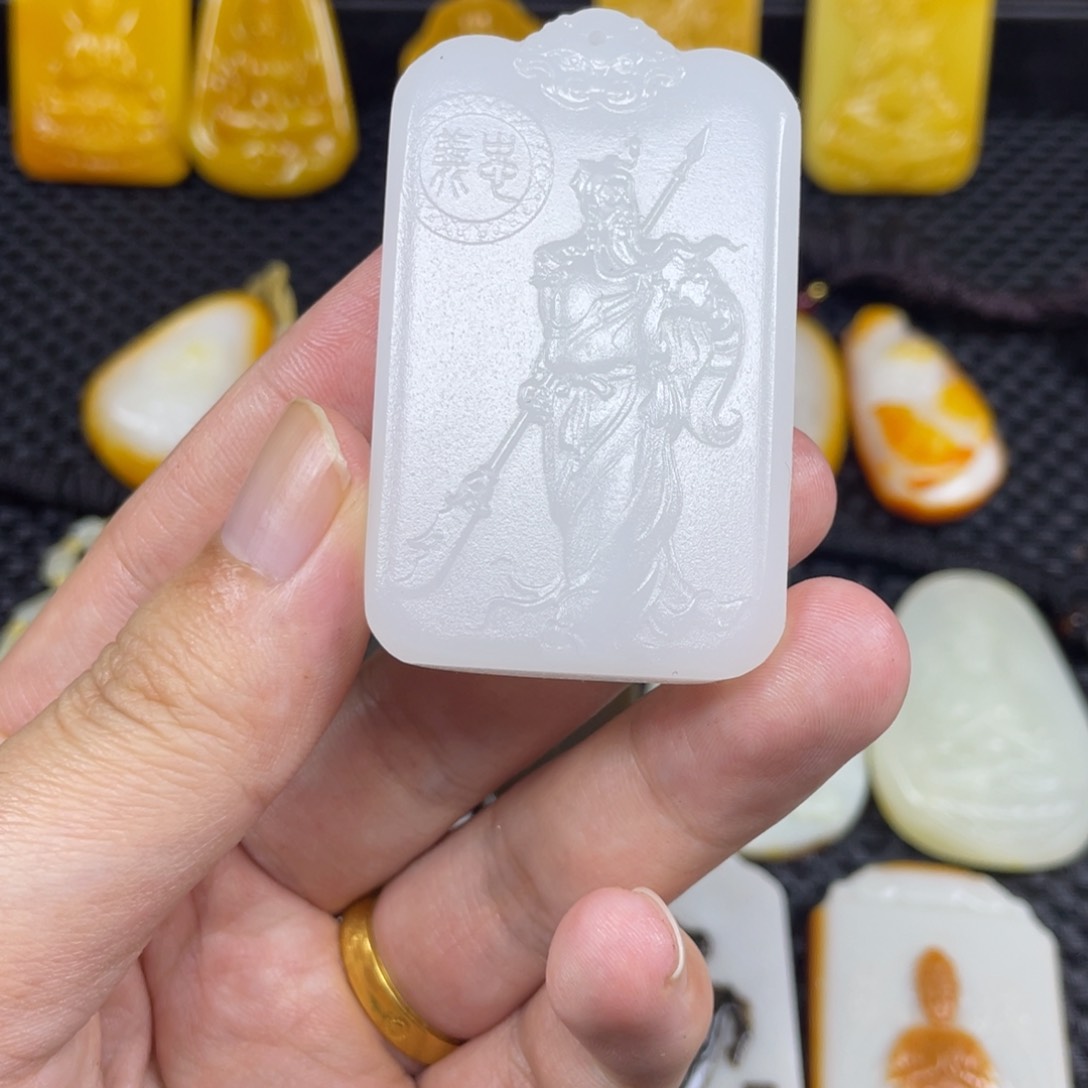 颈饰未镶嵌和田玉