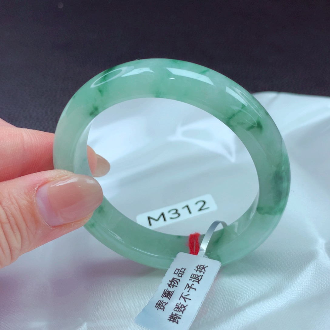 翡翠手镯未镶嵌手镯88