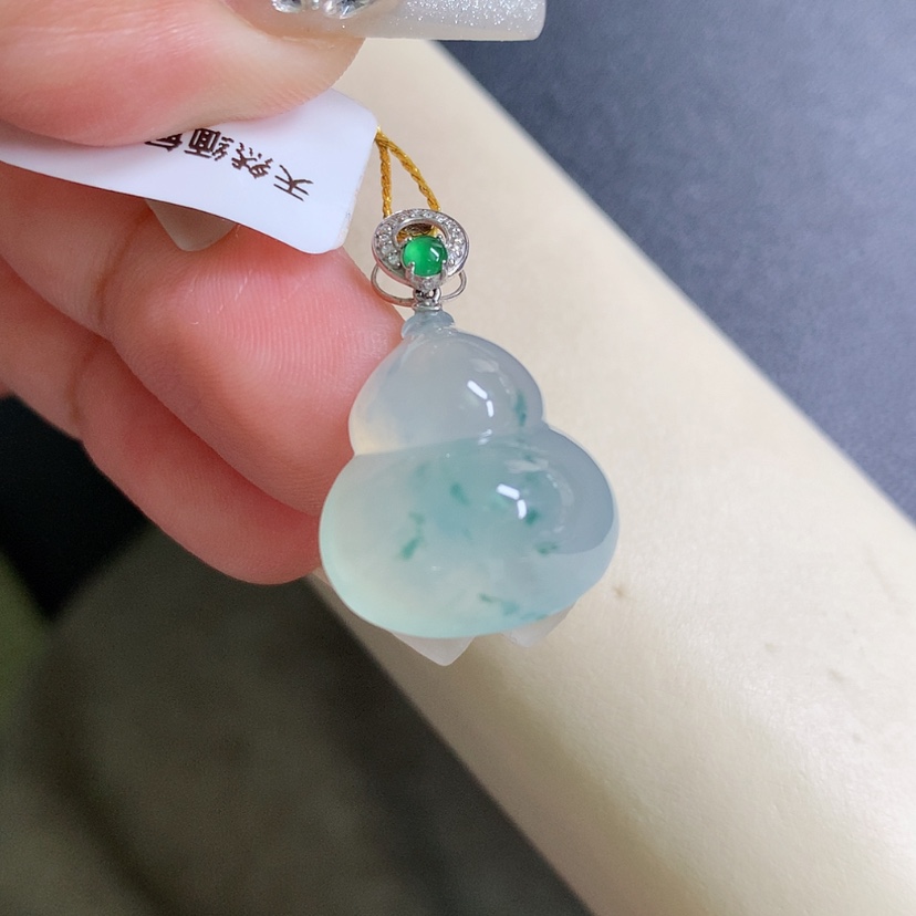 【闪购商品】翡翠颈饰18K金镶嵌葫芦