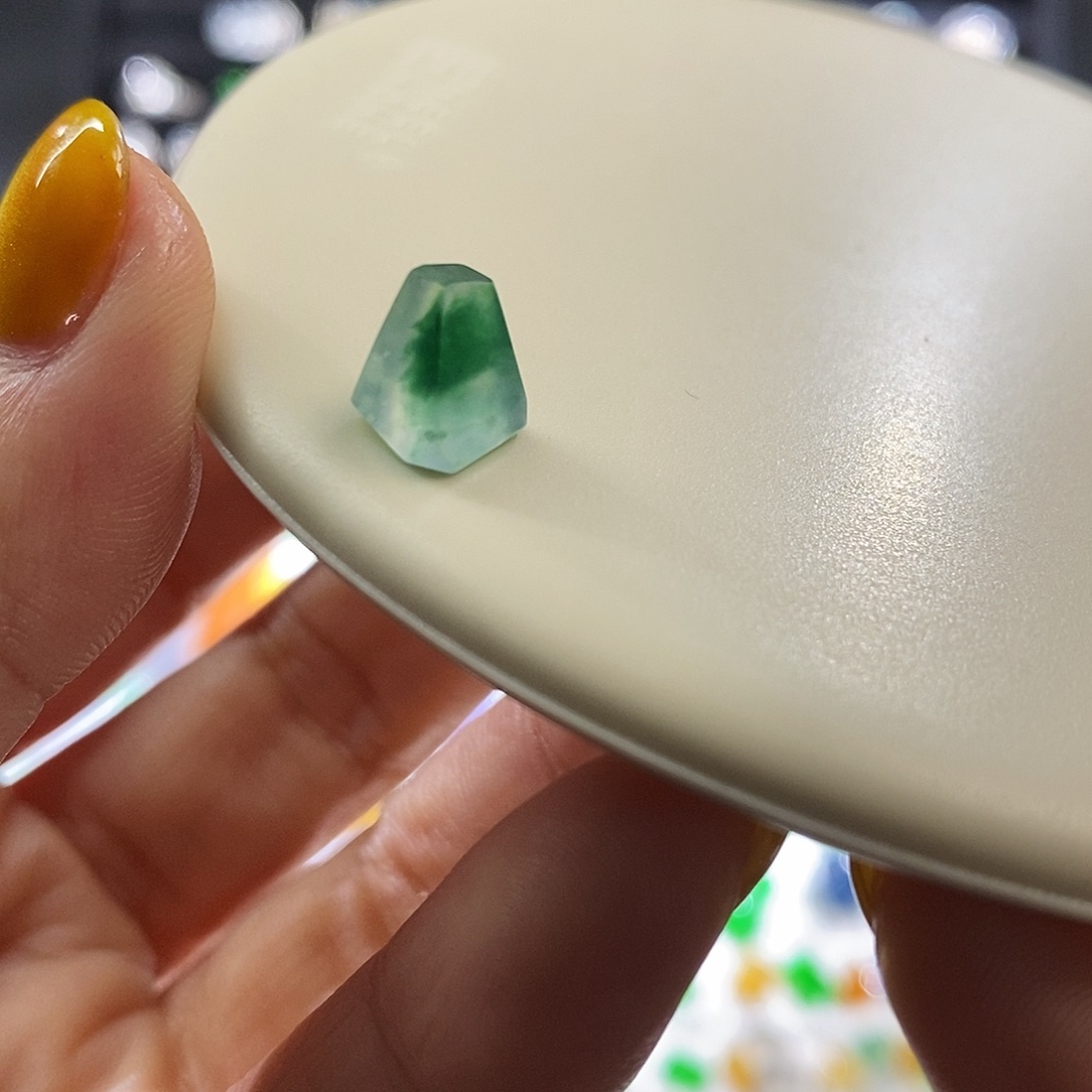 翡翠手链未镶嵌随行