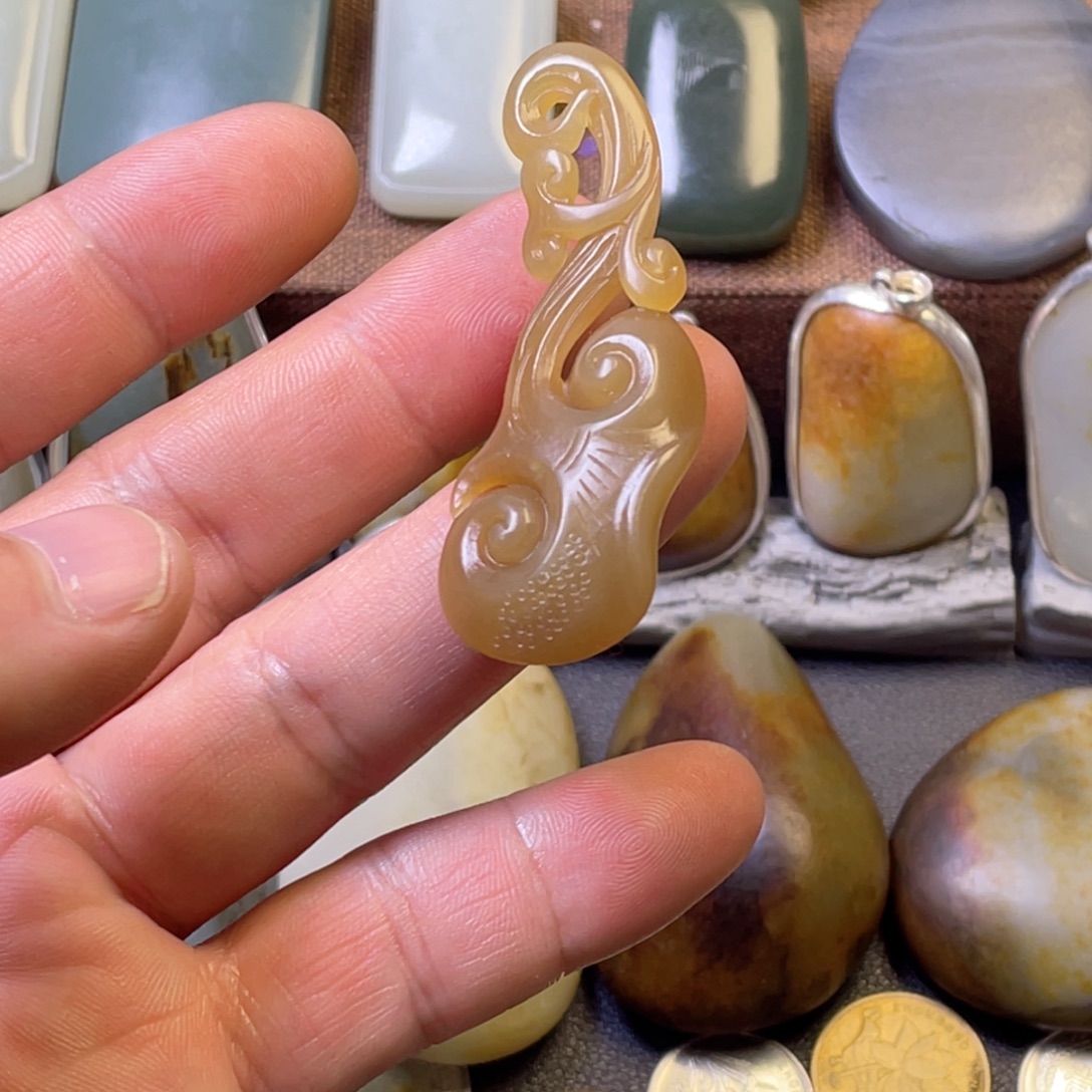 和田玉（糖玉）未镶嵌颈饰