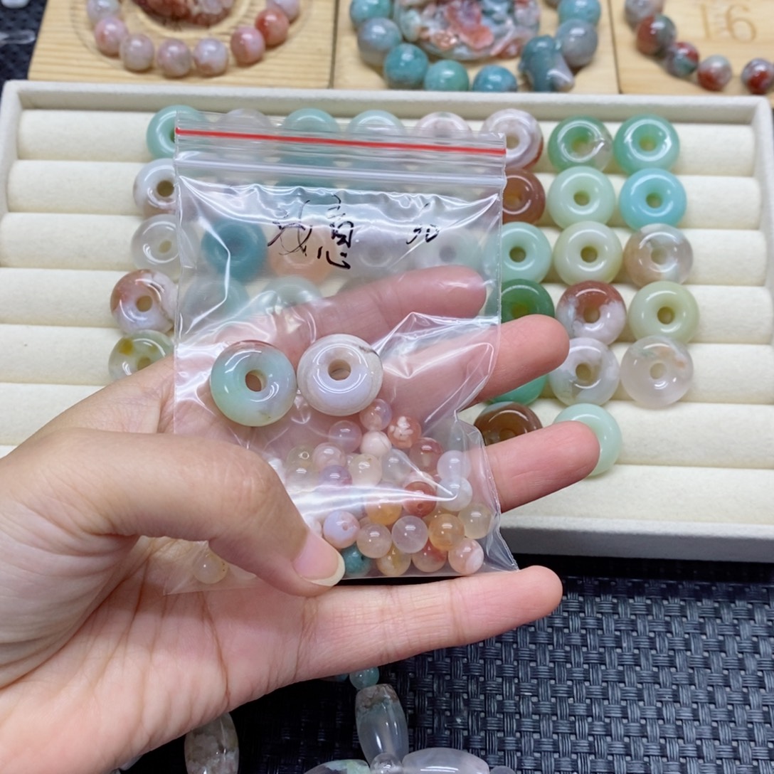 汝***ᐝ未镶嵌玛瑙/玉髓珠宝半成品