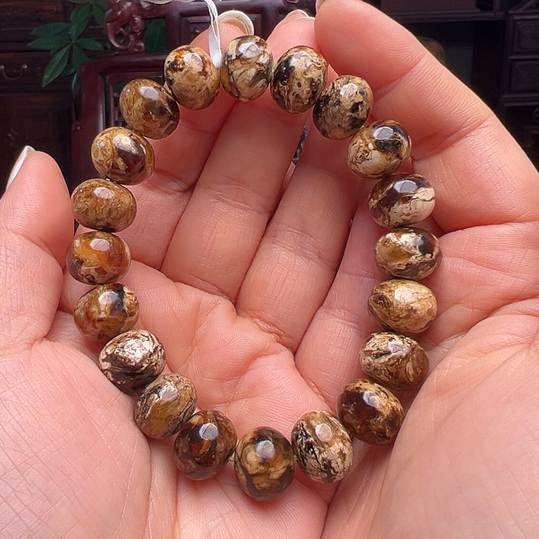 琥珀裸石未镶嵌7*7抚顺琥珀10263。13m m