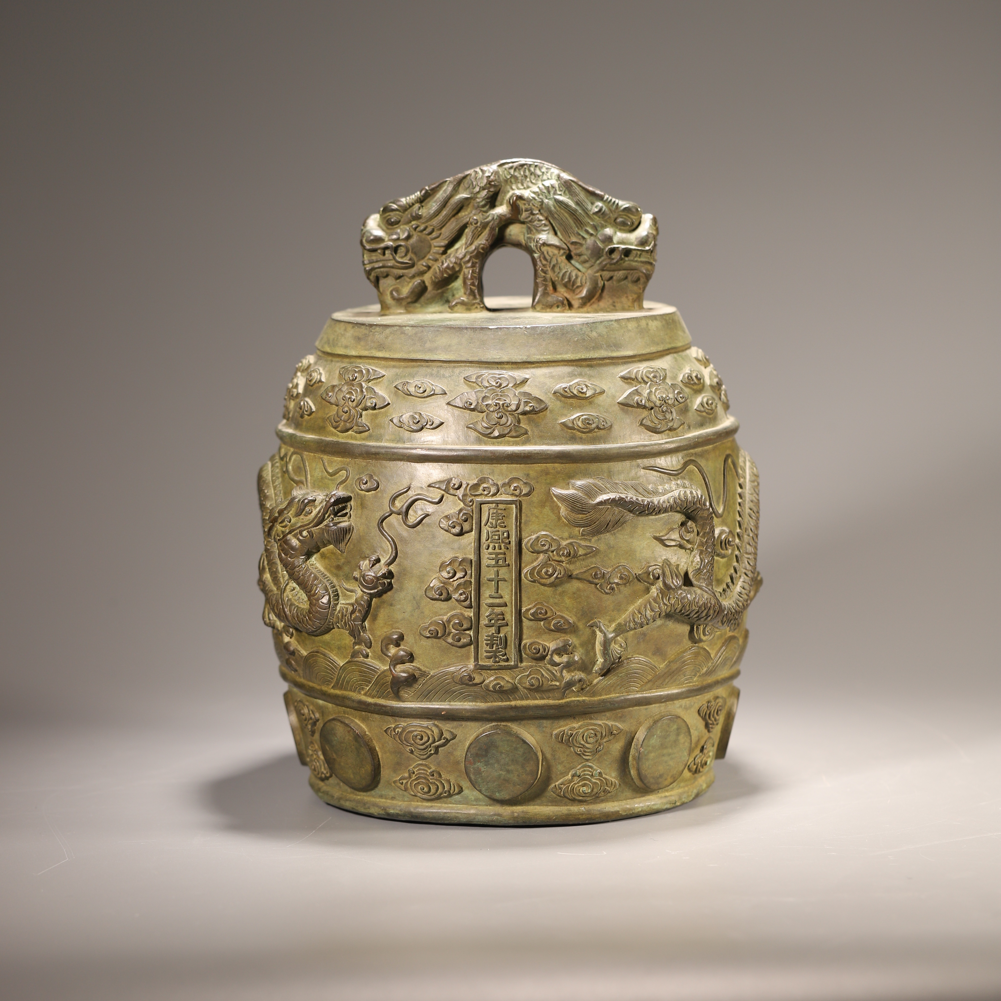 Lot25清代 铜兽钮钟