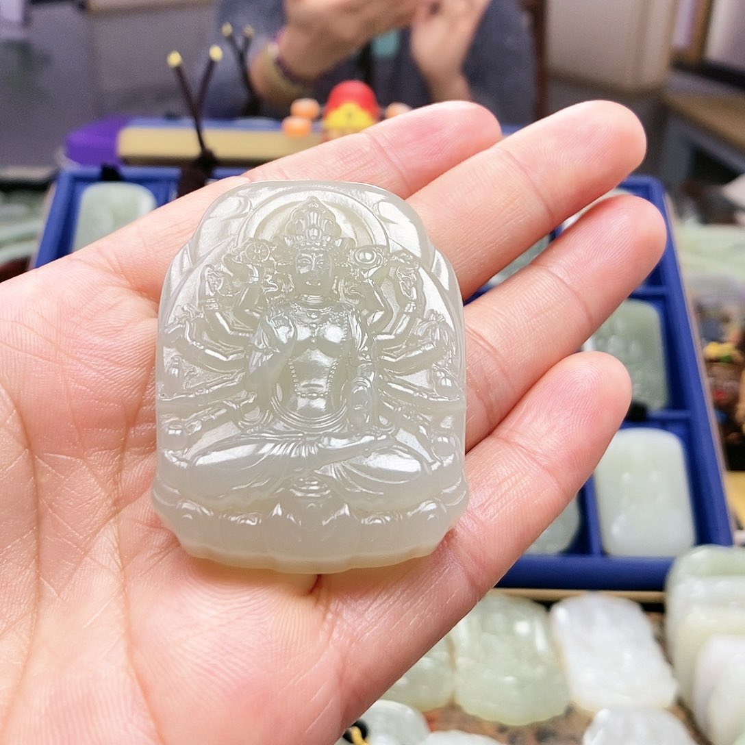 和田玉颈饰未镶嵌飞*