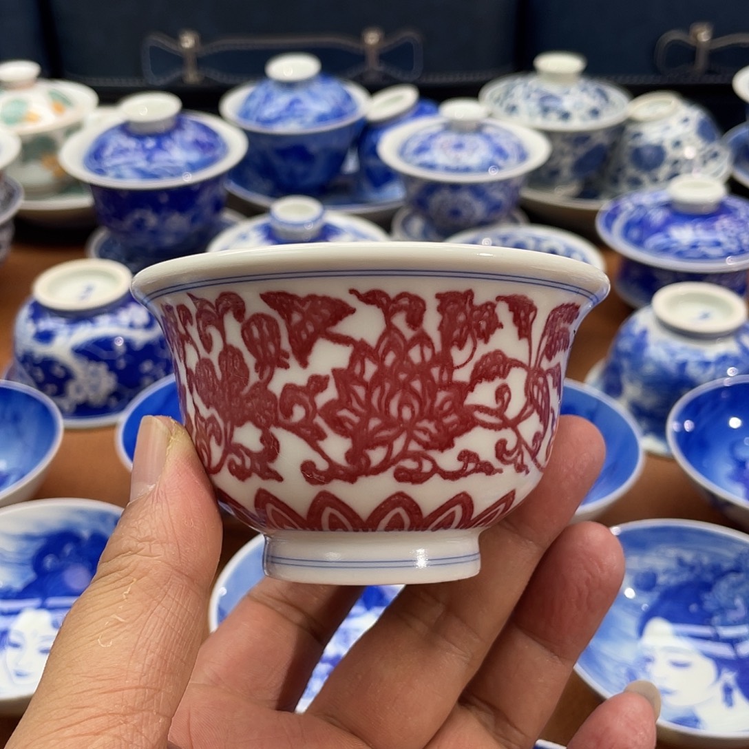 釉里红缠枝莲压手杯
