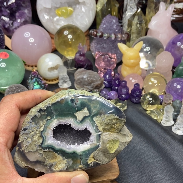 水晶摆件未镶嵌小晶洞