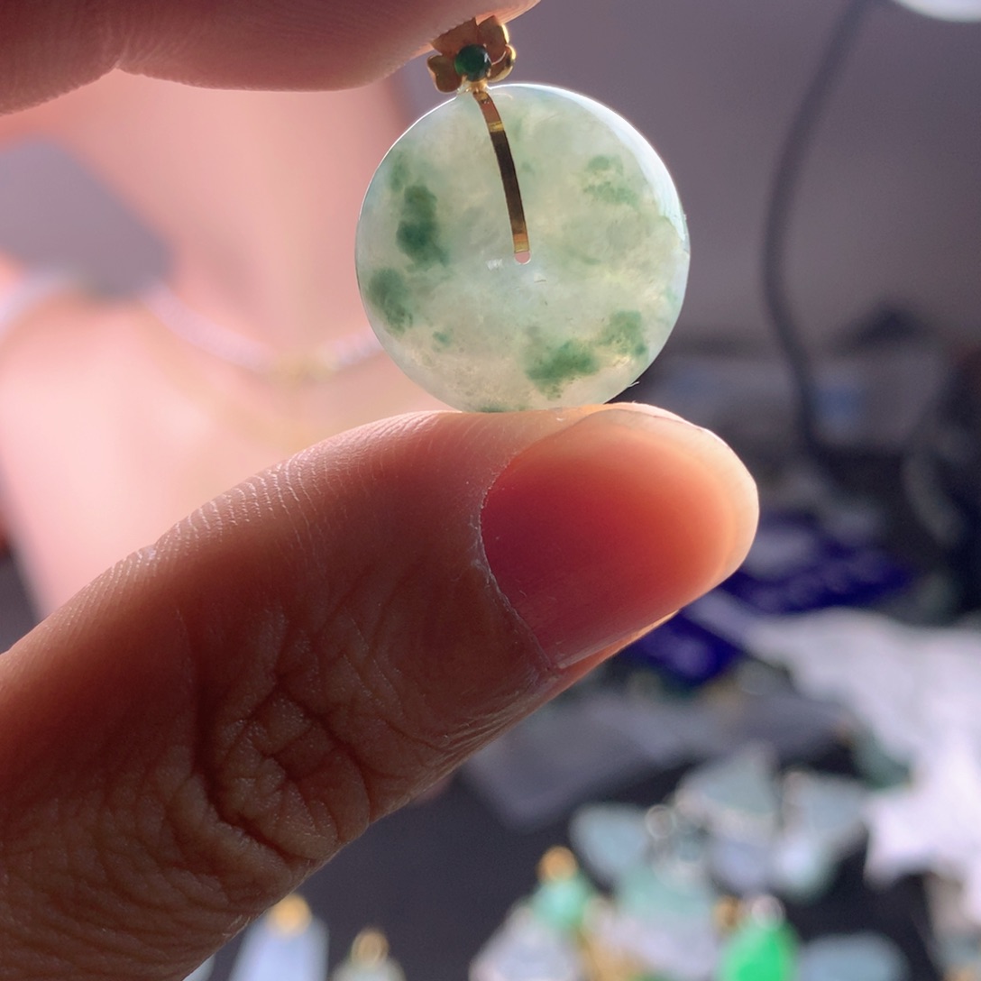 【闪购商品】颈饰18K金镶嵌翡翠翡翠