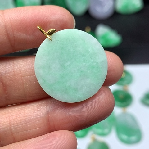 翡翠吊坠(不含链)18K金镶嵌