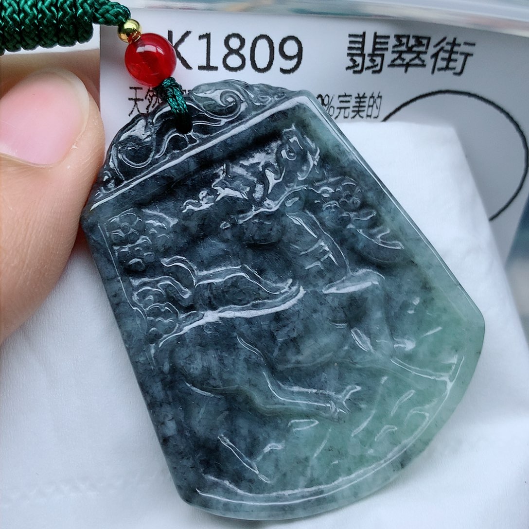 翡翠颈饰未镶嵌手串