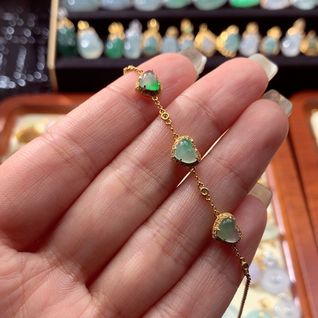 翡翠颈饰18K金镶嵌渠****箱翡翠