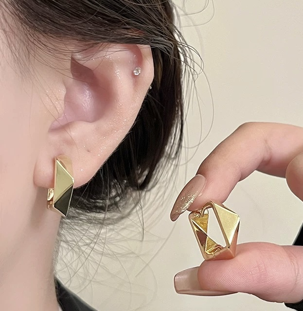 铜合金耳饰 1180 「金光闪闪」欧美冷淡风金属立体几何菱形耳环耳扣