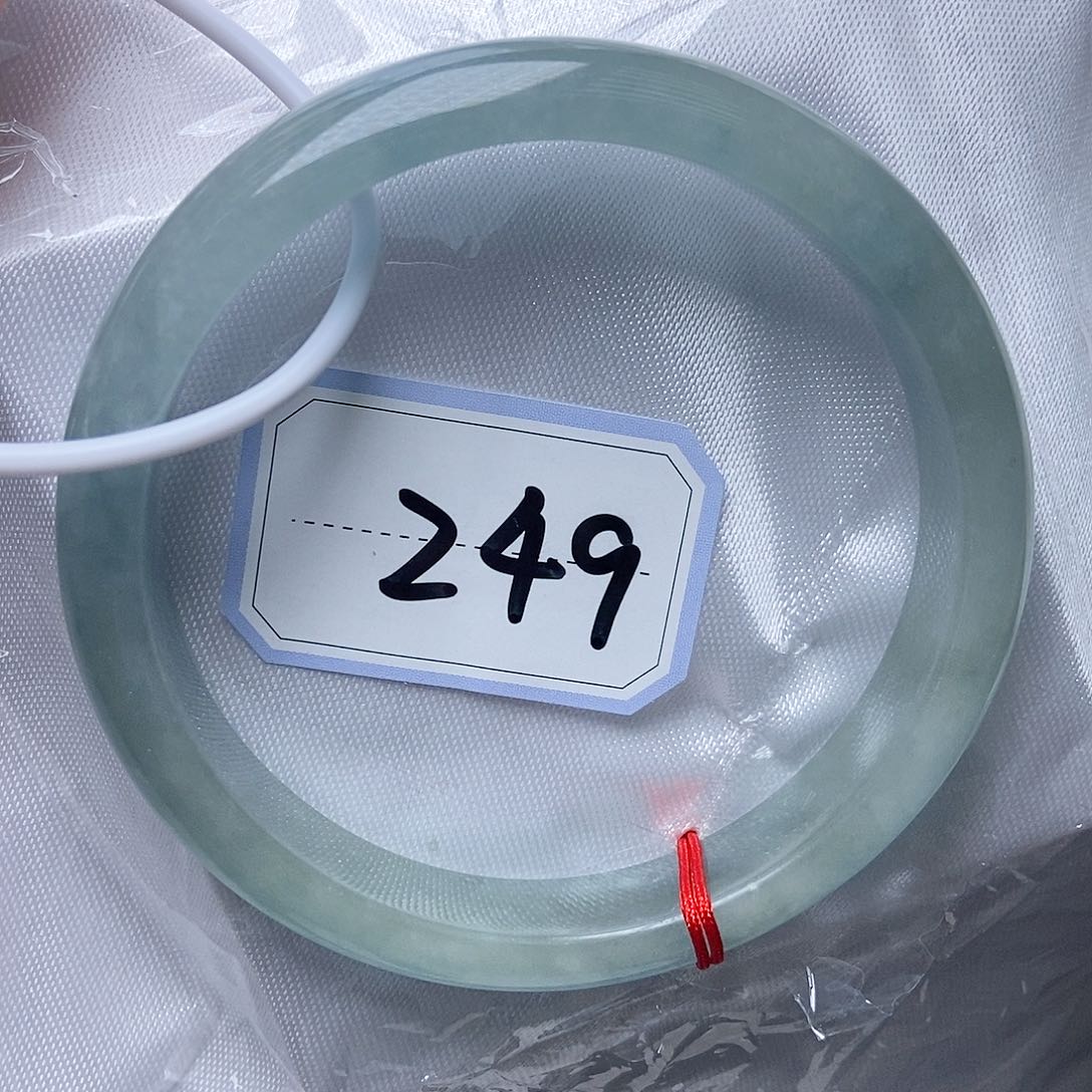 翡翠手镯未镶嵌60