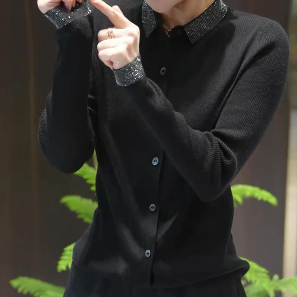 烫钻翻领单排扣长袖针织开衫女秋冬2025新款打底修身显瘦百搭上衣