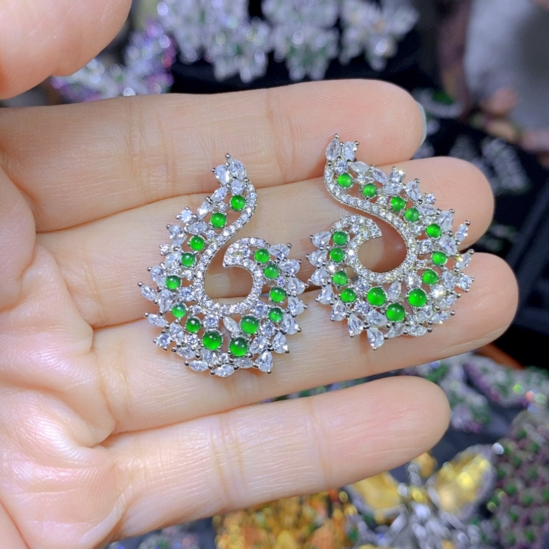 翡翠颈饰银S925镶嵌天然翡翠