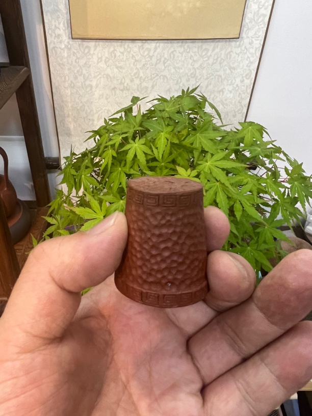 盖置，全手工制作、时来运转、锤纹工艺、原所紫砂泥制