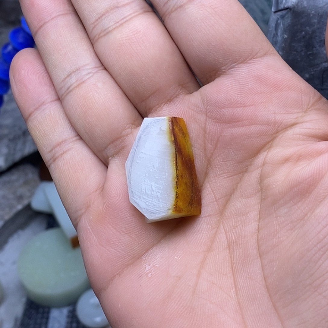 远***志定制和田玉未镶嵌手工艺作品制作工艺