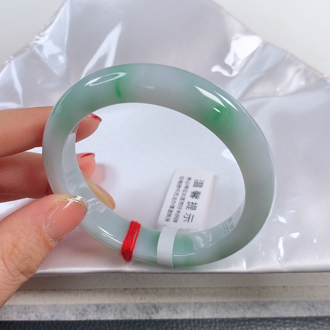 翡翠手镯未镶嵌 正圈①③③