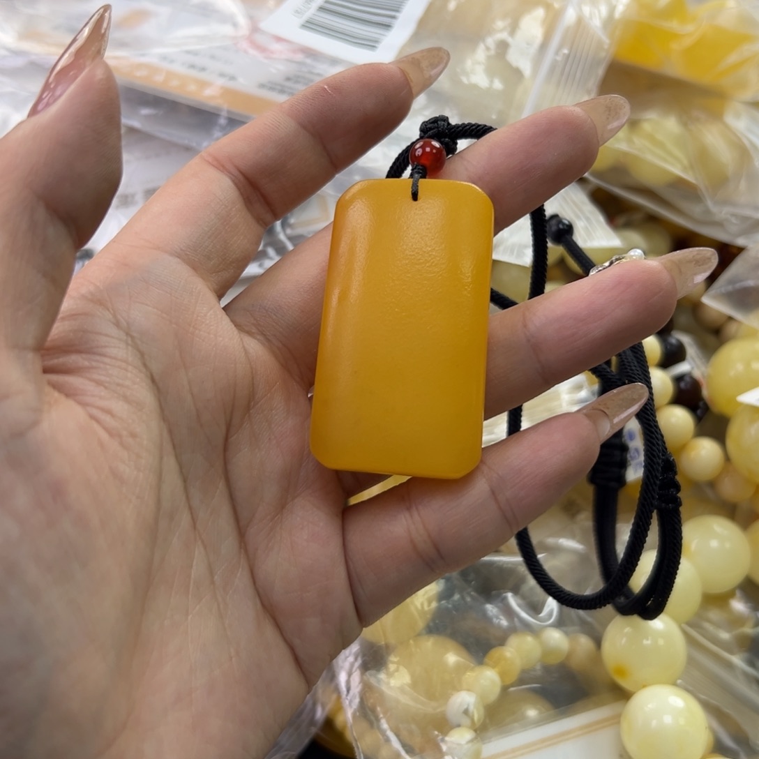 琥珀珠宝奇石未镶嵌