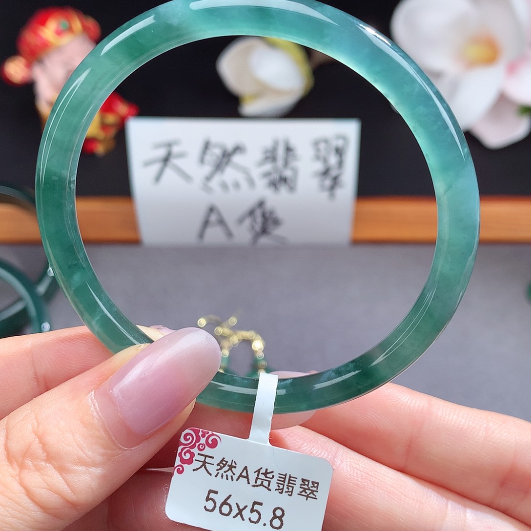 翡翠手镯（圆镯）未镶嵌
