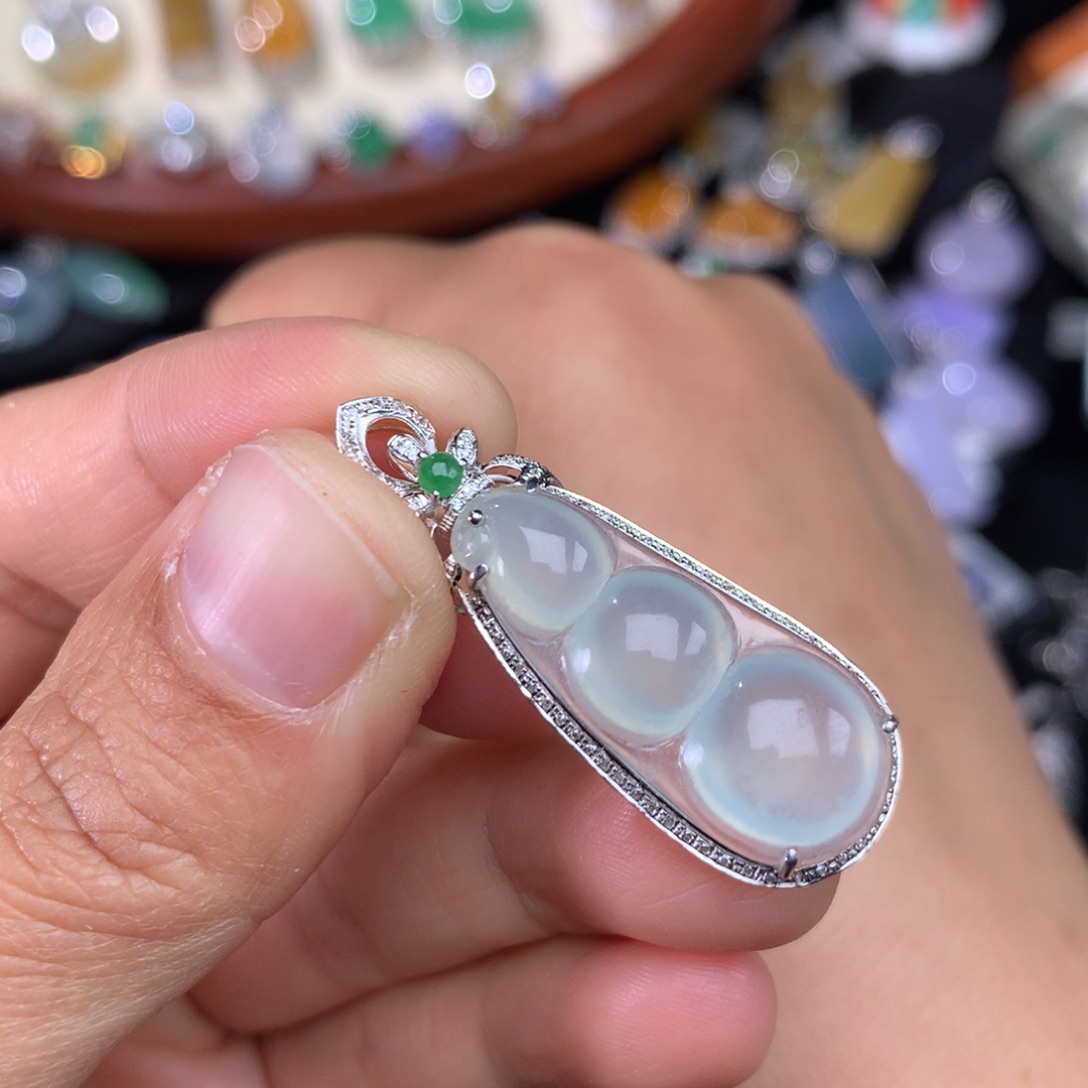 翡翠吊坠(不含链)18K金镶嵌