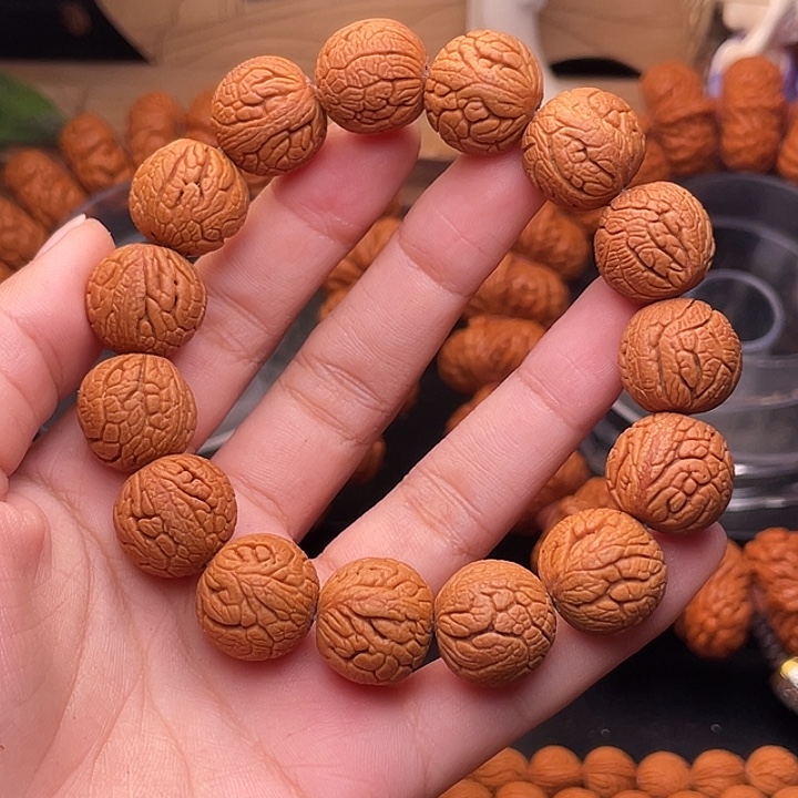 手串桃核金丝龙珠1.6