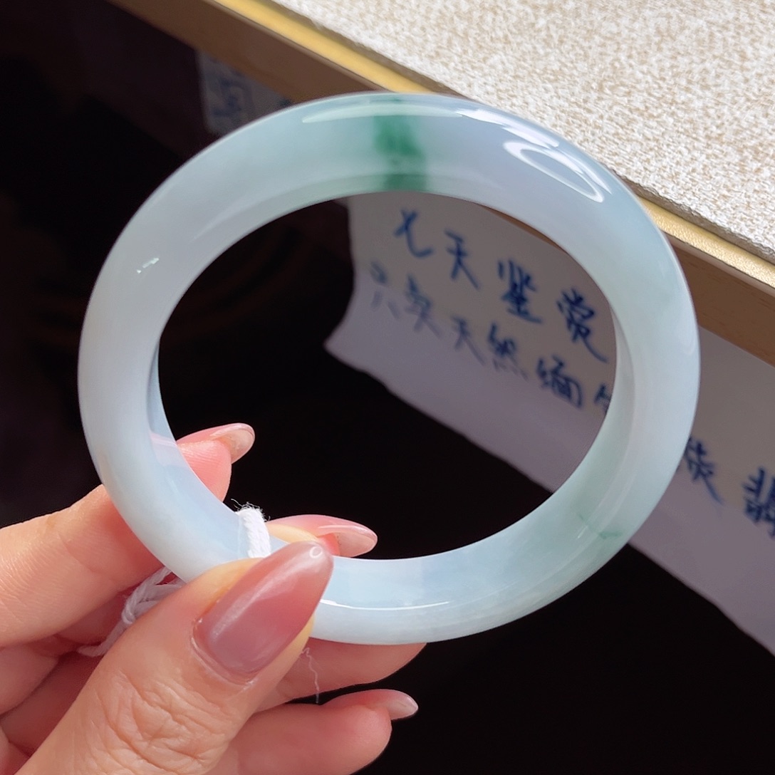 翡翠未镶嵌手镯手镯