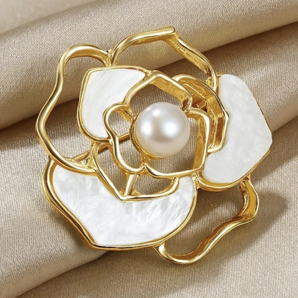 铜合金胸针 【山茶花】防走光山茶花新款花朵高级感胸针可爱日系