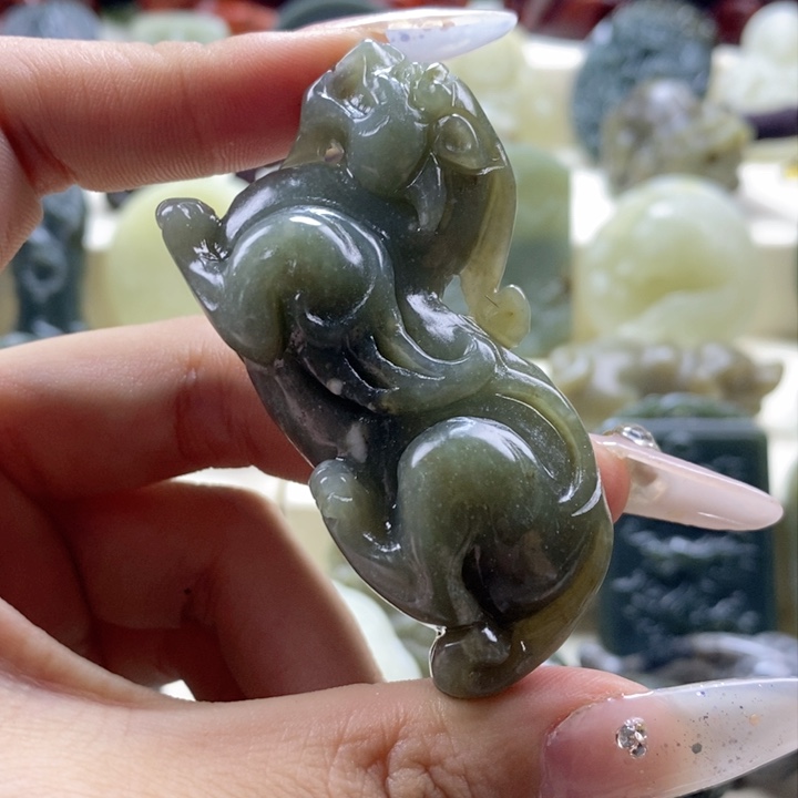 和田玉颈饰未镶嵌