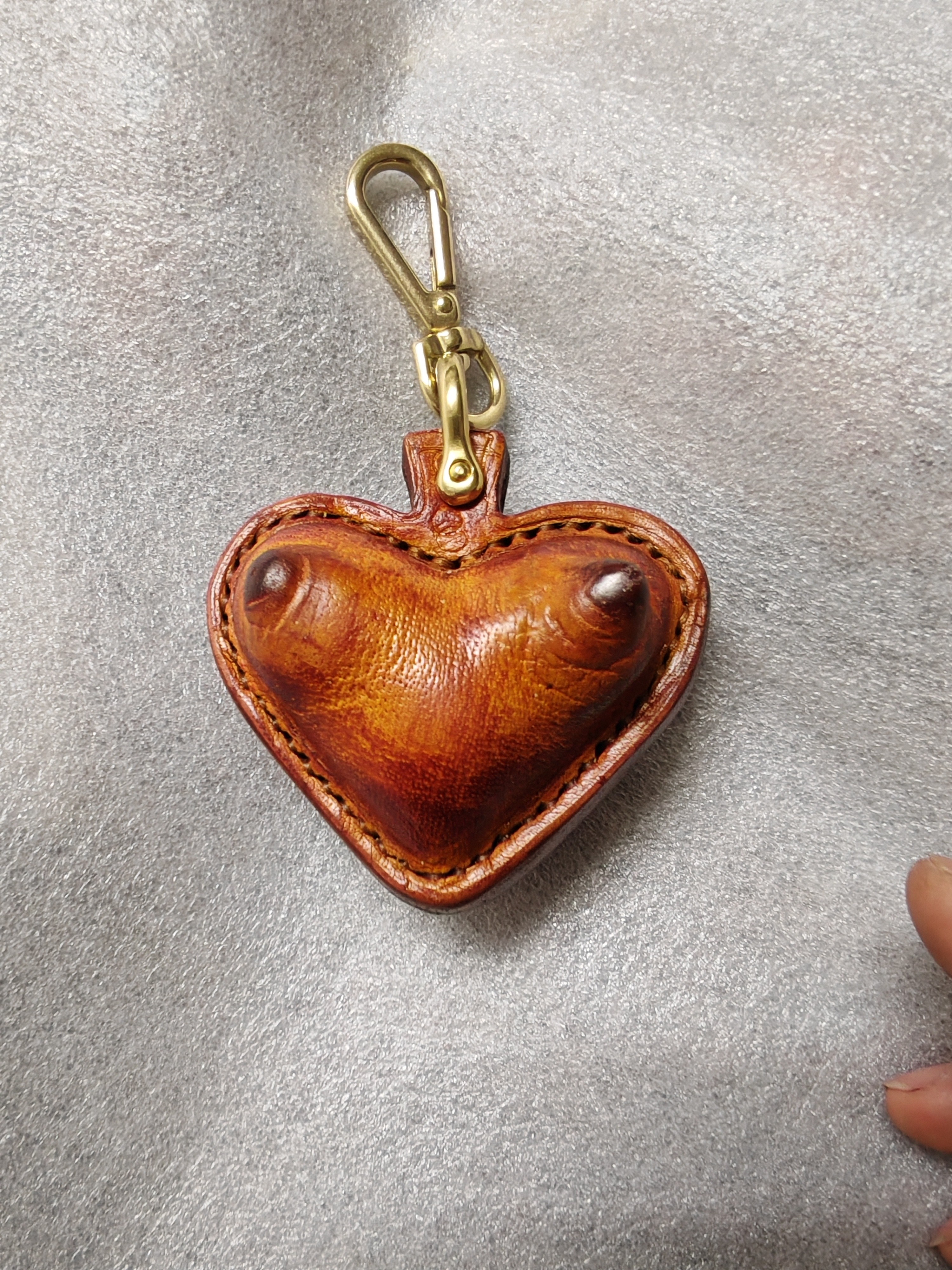 牛蛋皮手工挂件天然生长每一个不一样，拍单前联系客服