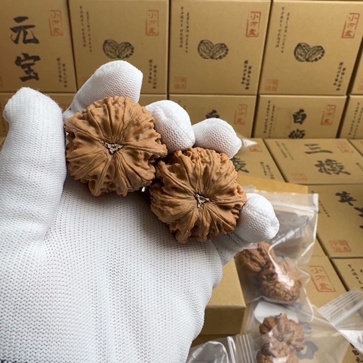 文玩核桃吊坠反***动简单包装玉龙三棱