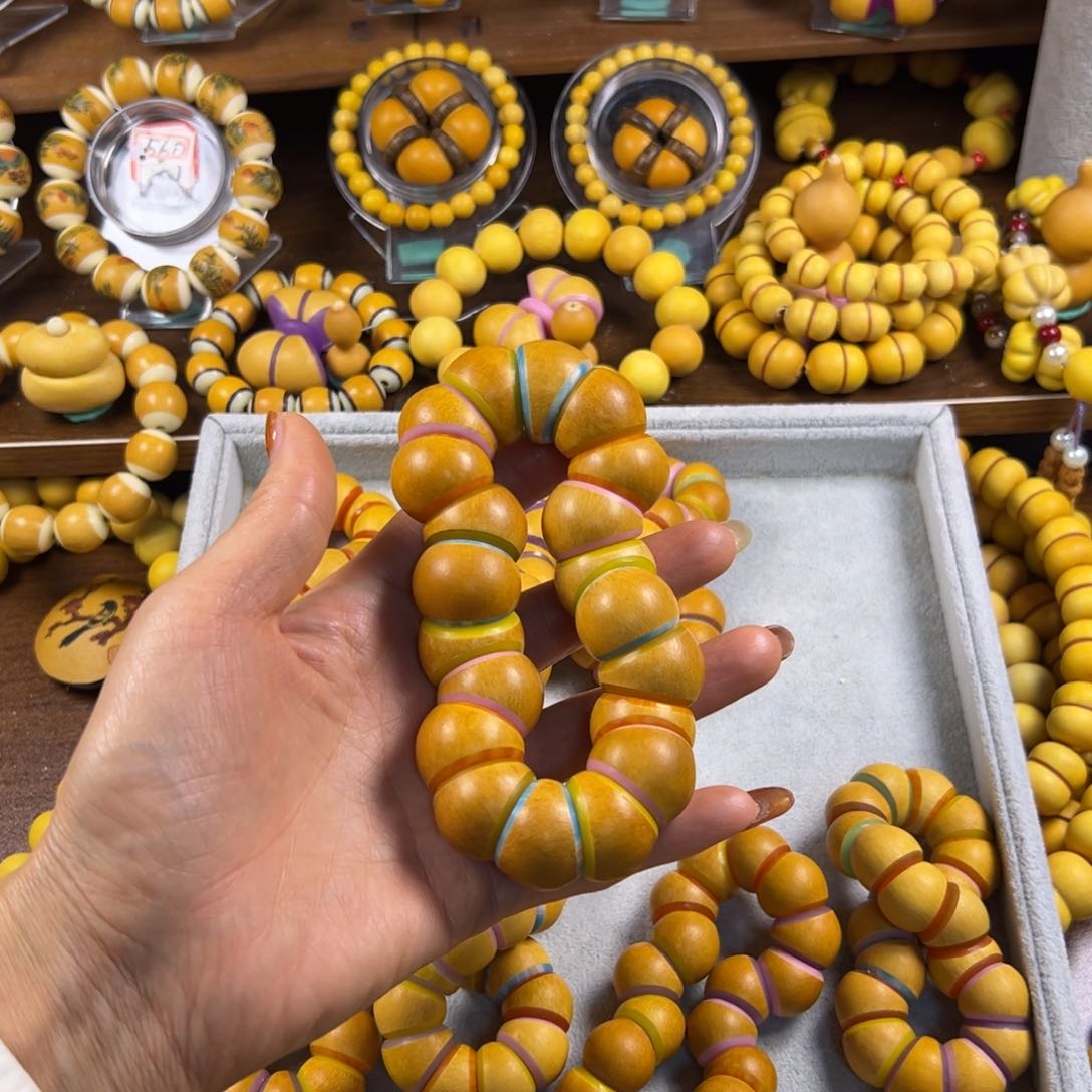 苹**乐毛衣领设计很好看