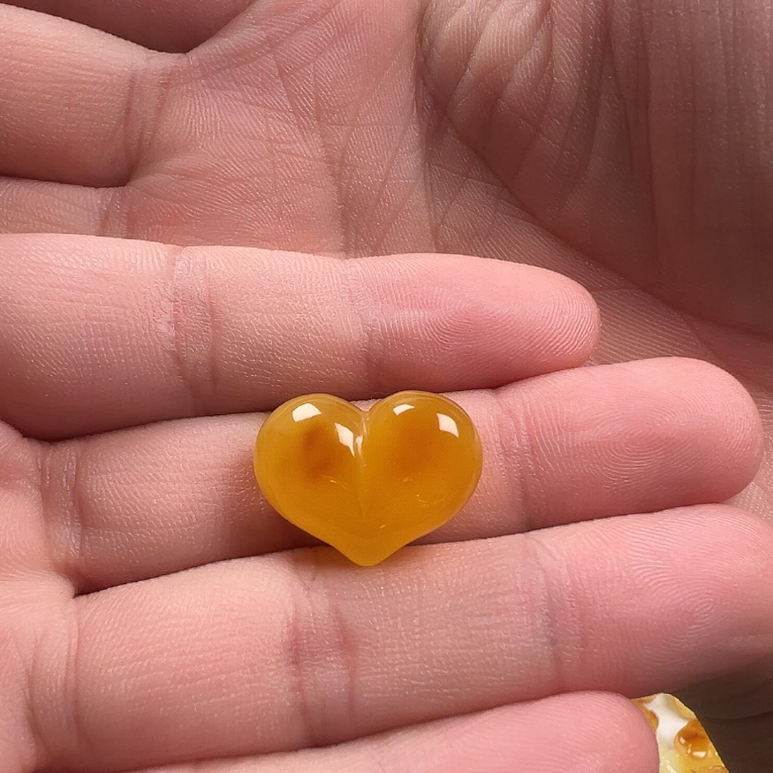 蜜蜡颈饰未镶嵌小***糖屁桃（打孔不退换）