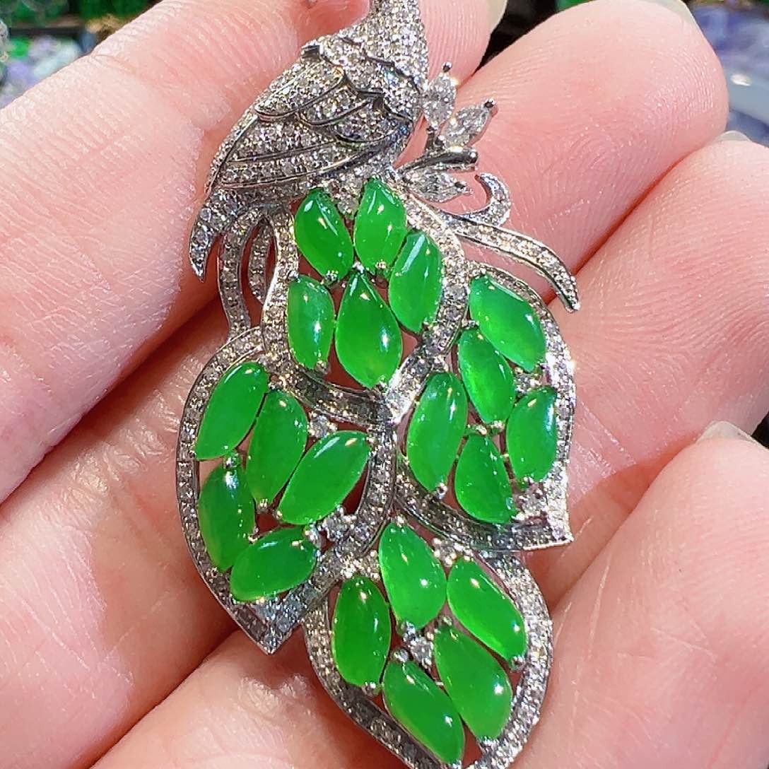 翡翠颈饰18K金镶嵌签收后24小时鉴赏期